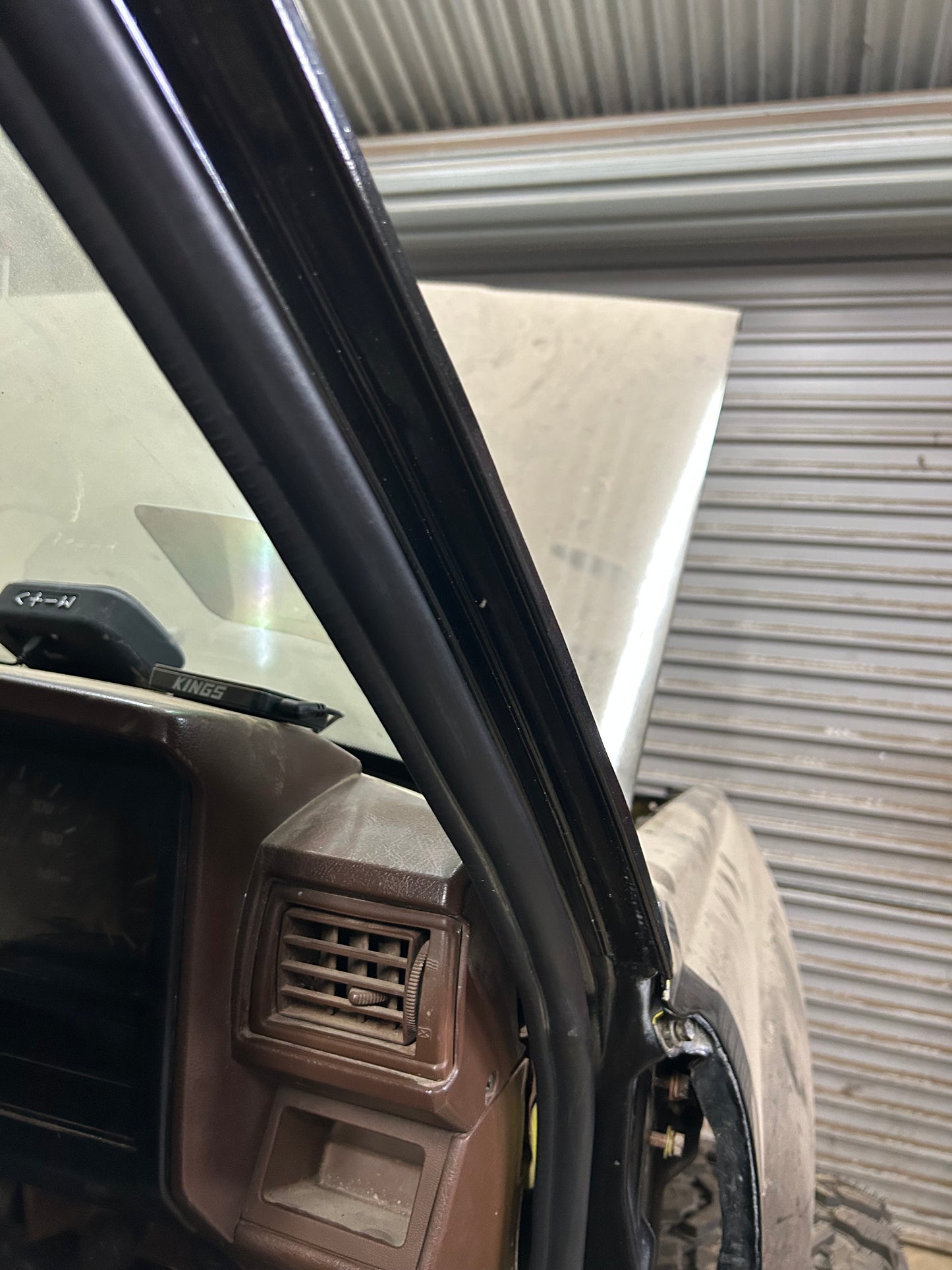 LN65 Hilux Secondary Door Seal Kit